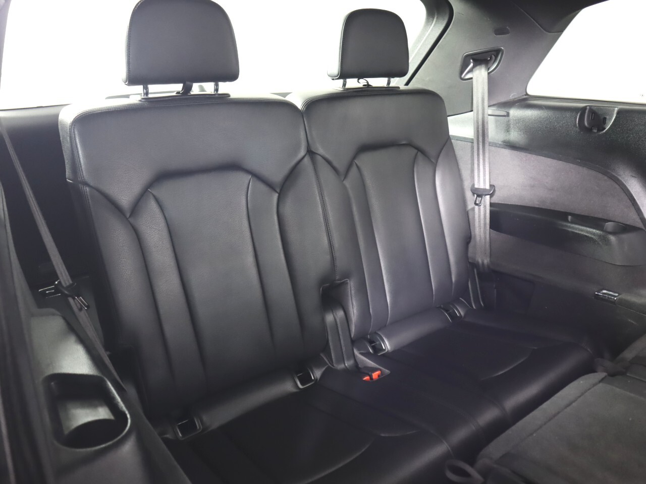 Vehicle image 41 of 47