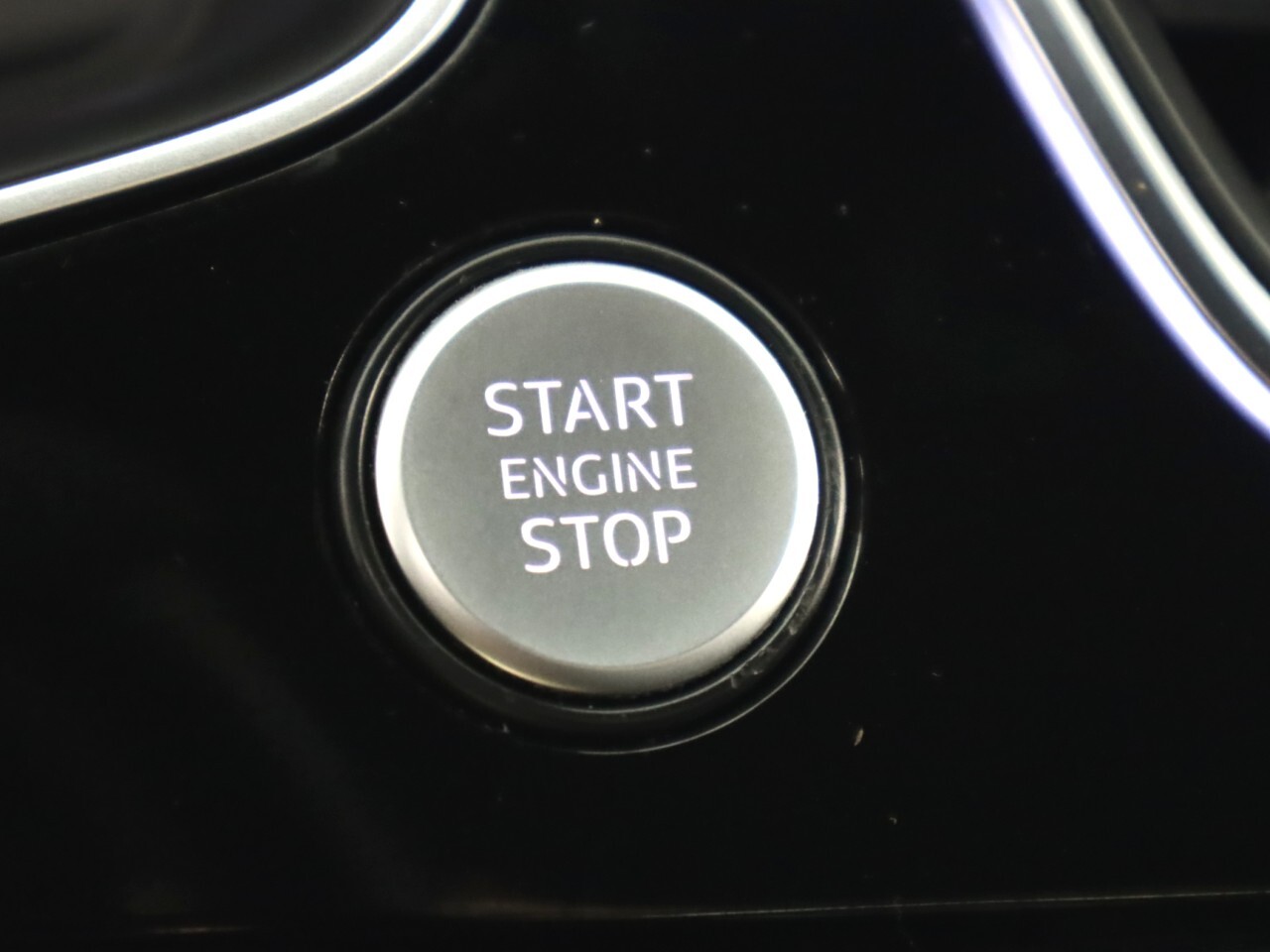 Vehicle image 23 of 47