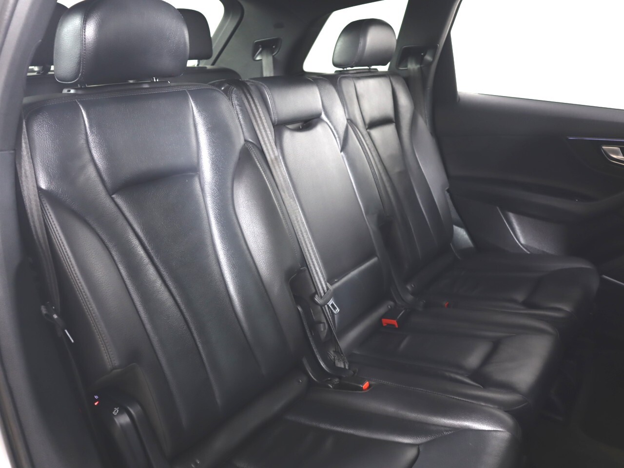 Vehicle image 42 of 47
