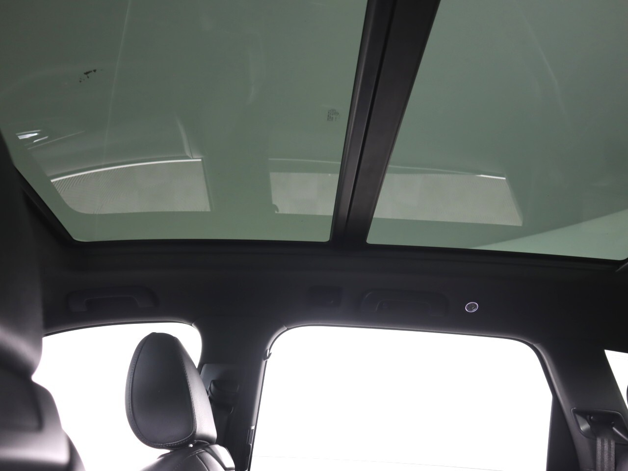 Vehicle image 26 of 47