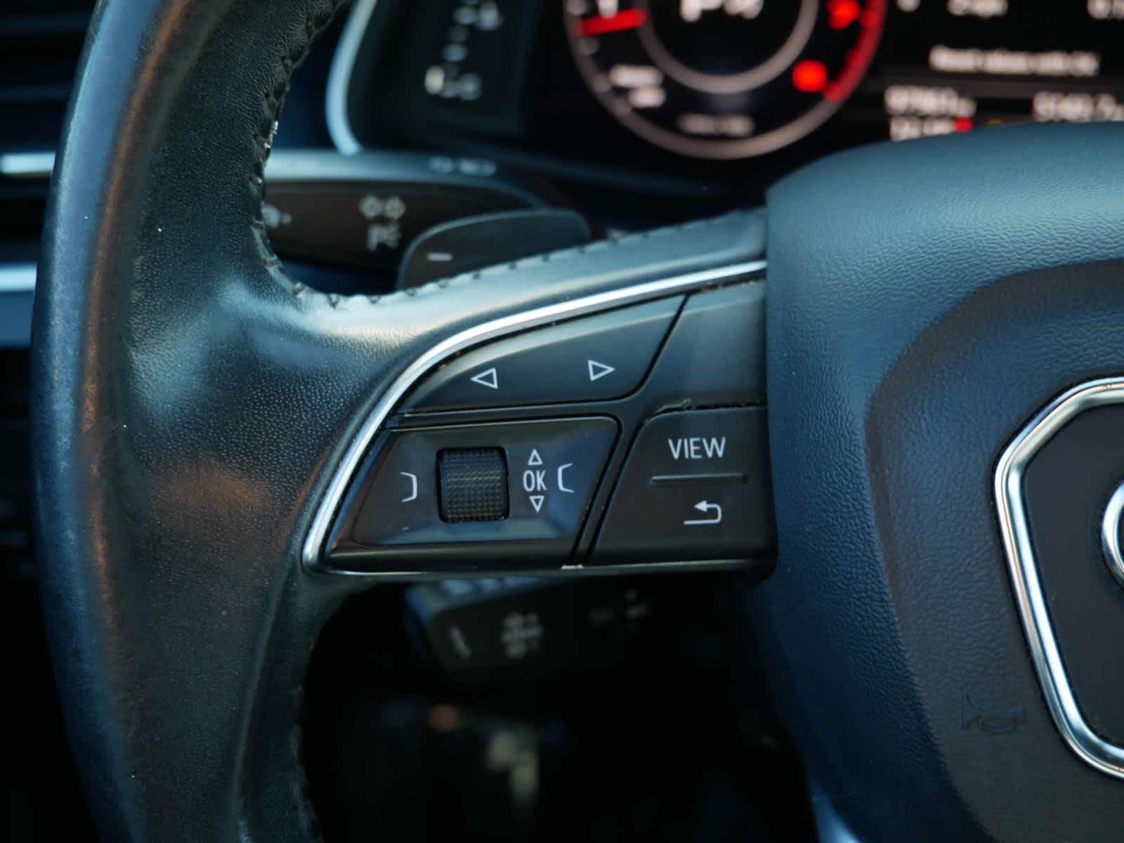 Vehicle image 18 of 28