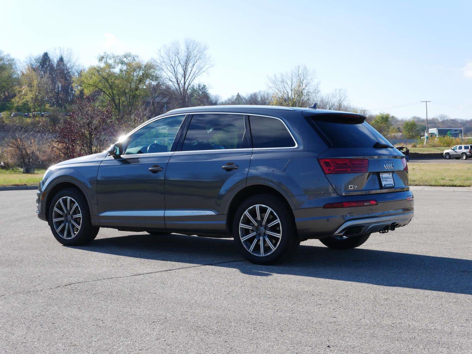 Vehicle image 7 of 28