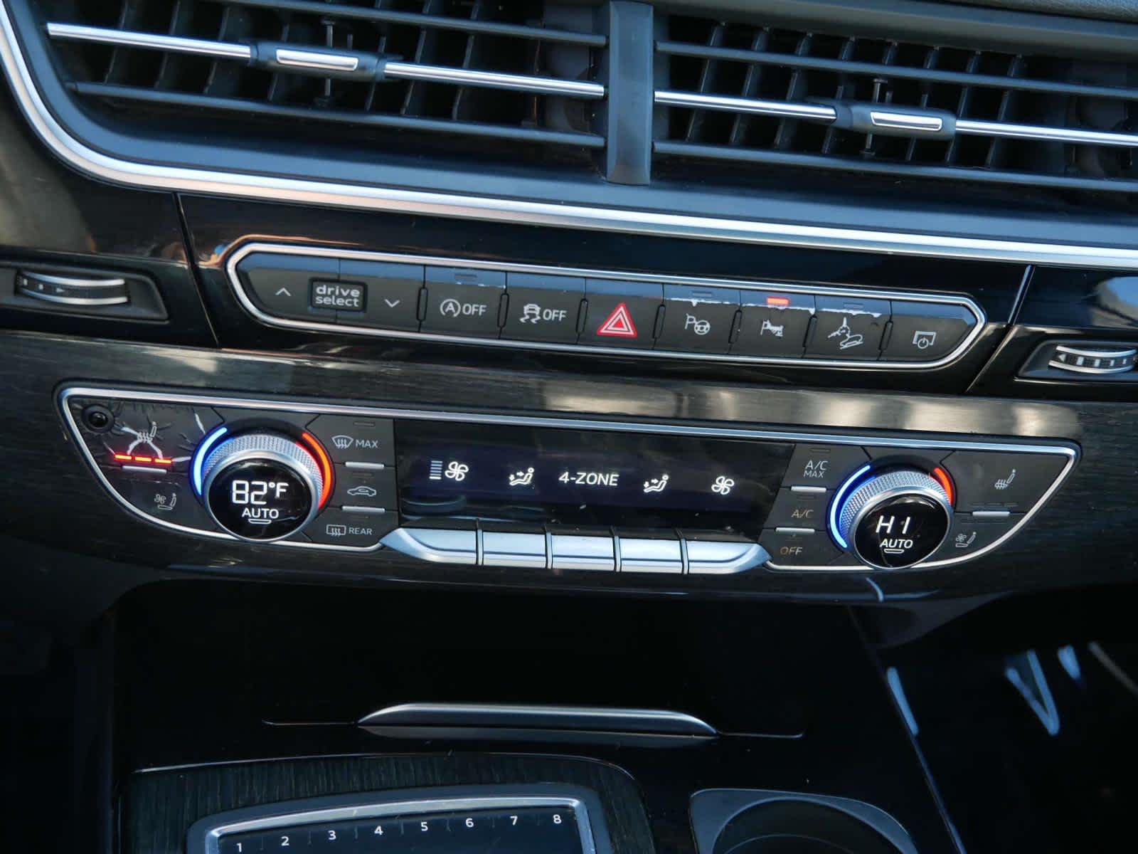Vehicle image 24 of 28