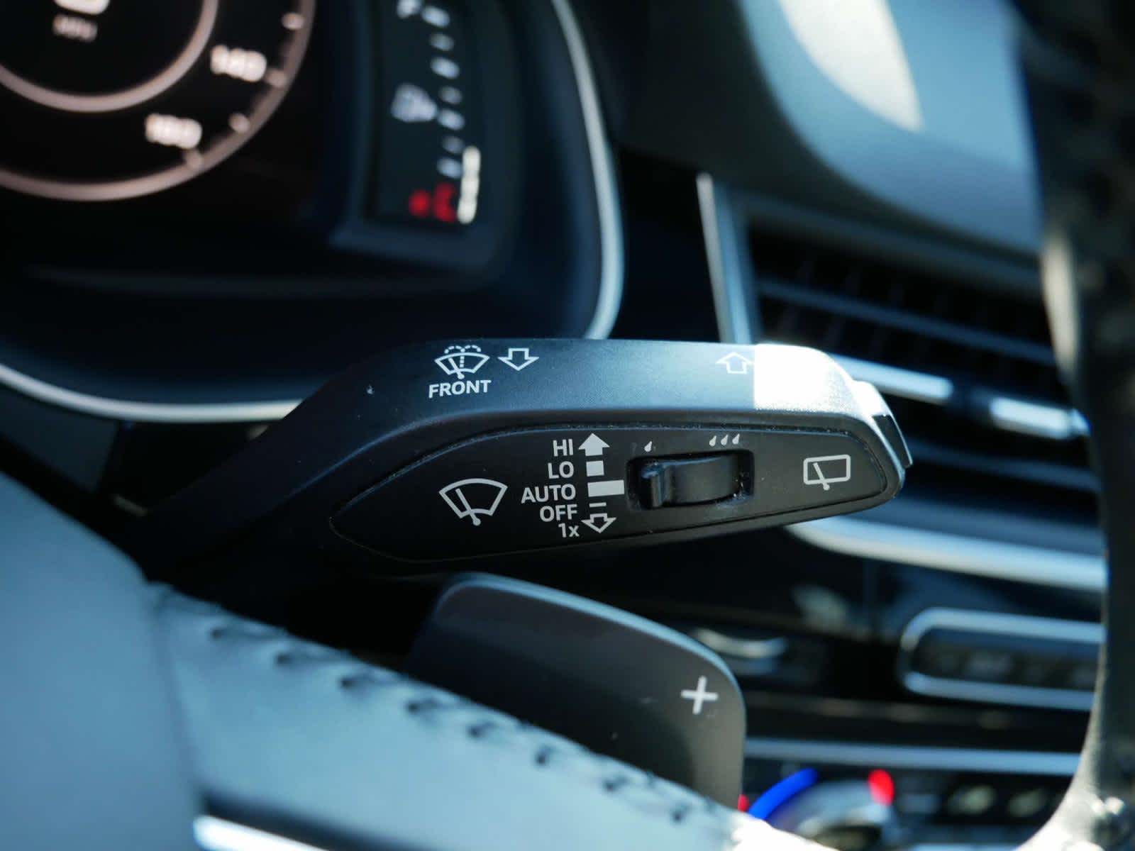 Vehicle image 21 of 28