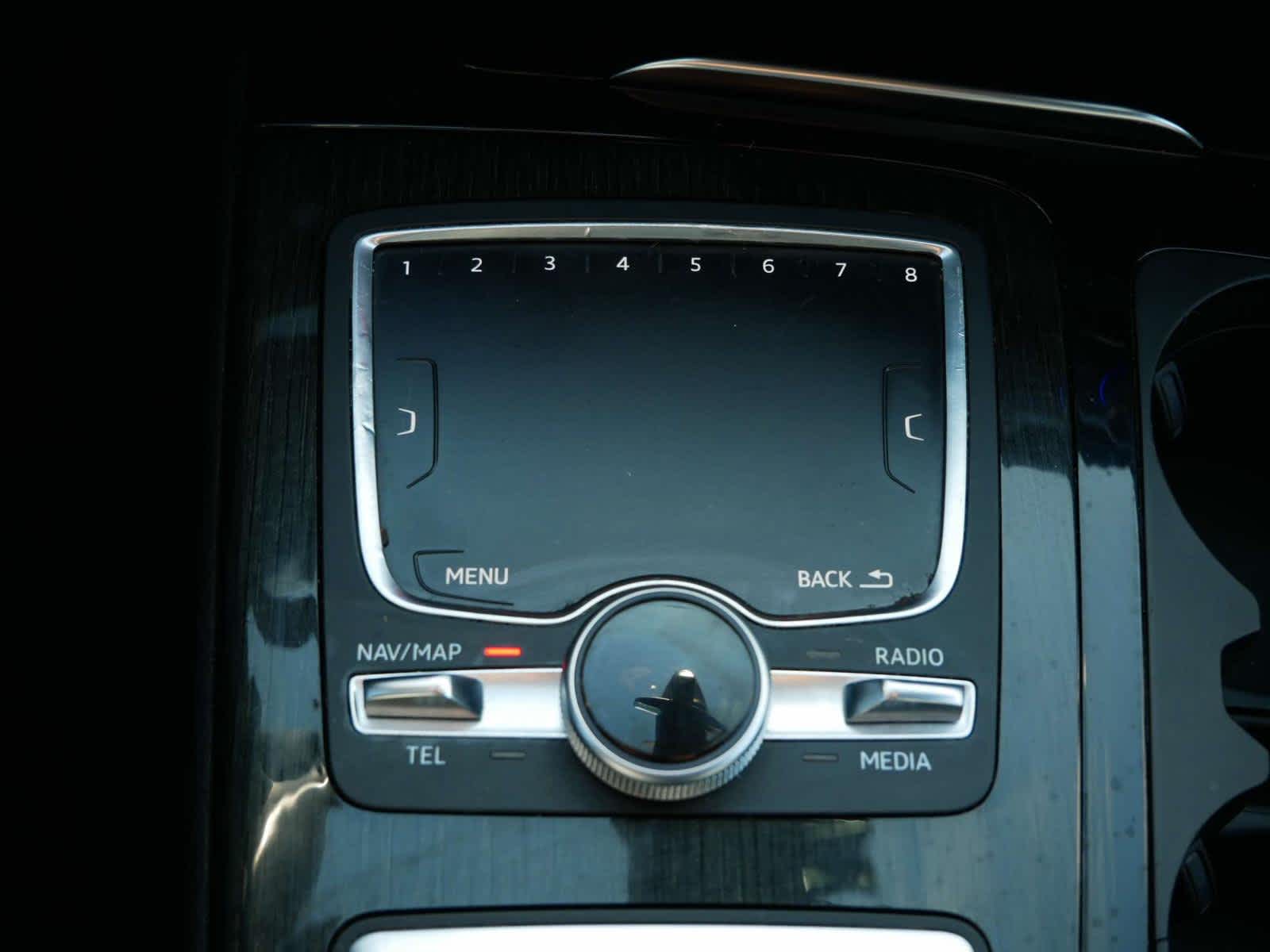 Vehicle image 26 of 28
