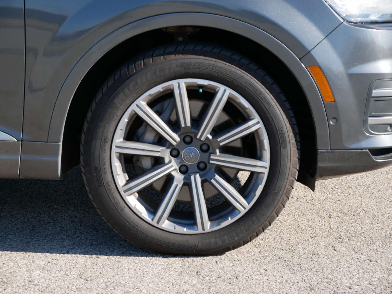 Vehicle image 9 of 28