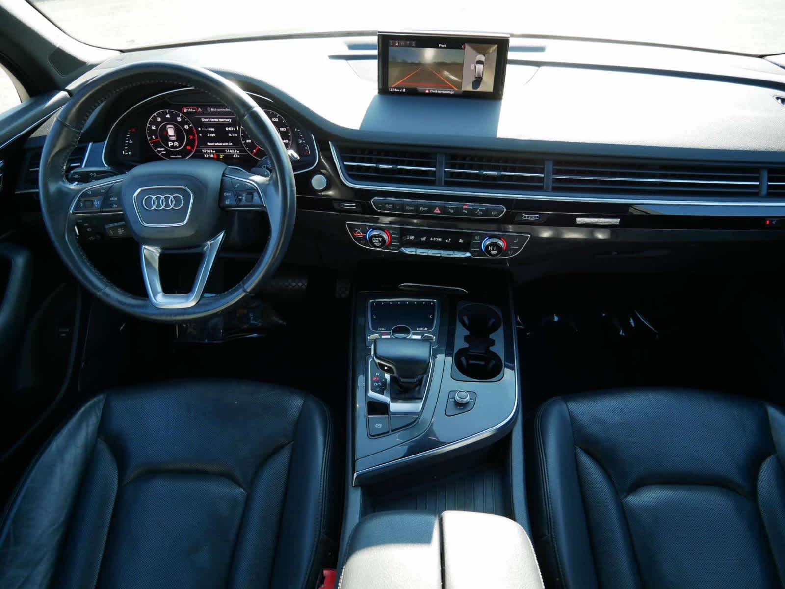 Vehicle image 14 of 28