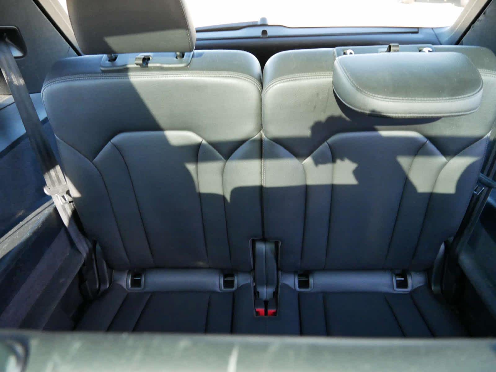 Vehicle image 15 of 28