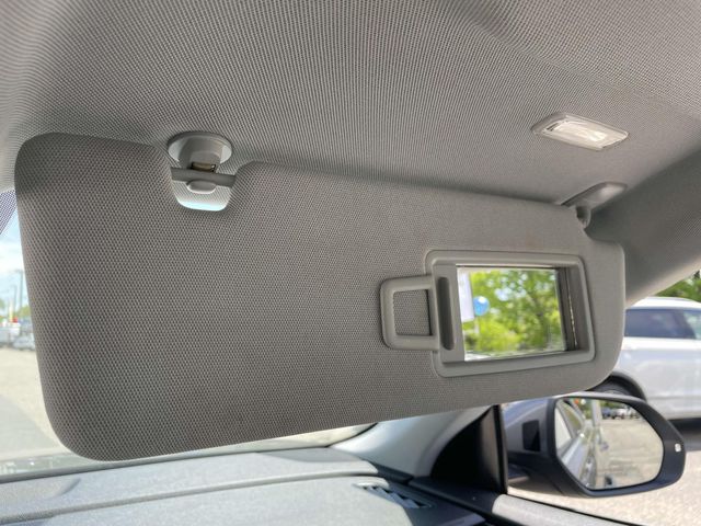 Vehicle image 33 of 39