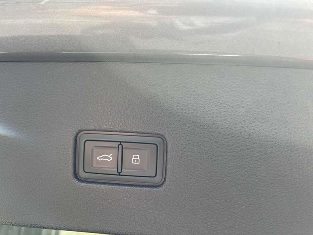 Vehicle image 14 of 39