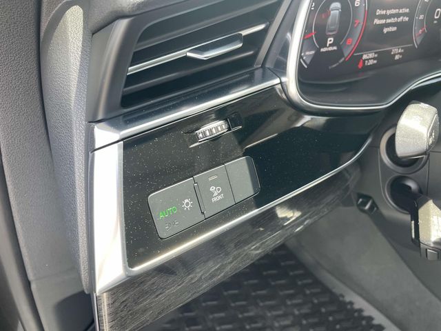 Vehicle image 25 of 39