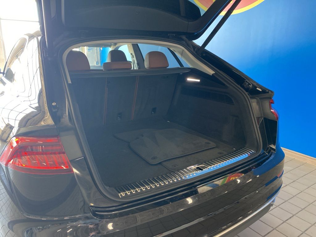 Vehicle image 26 of 29