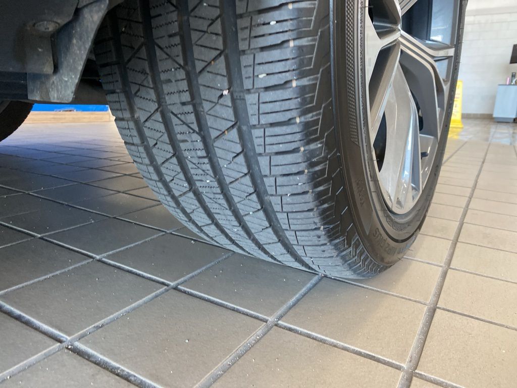 Vehicle image 28 of 29