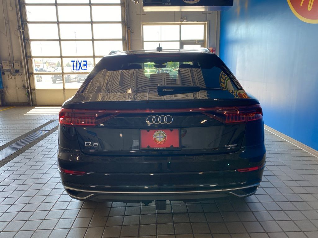Vehicle image 25 of 29