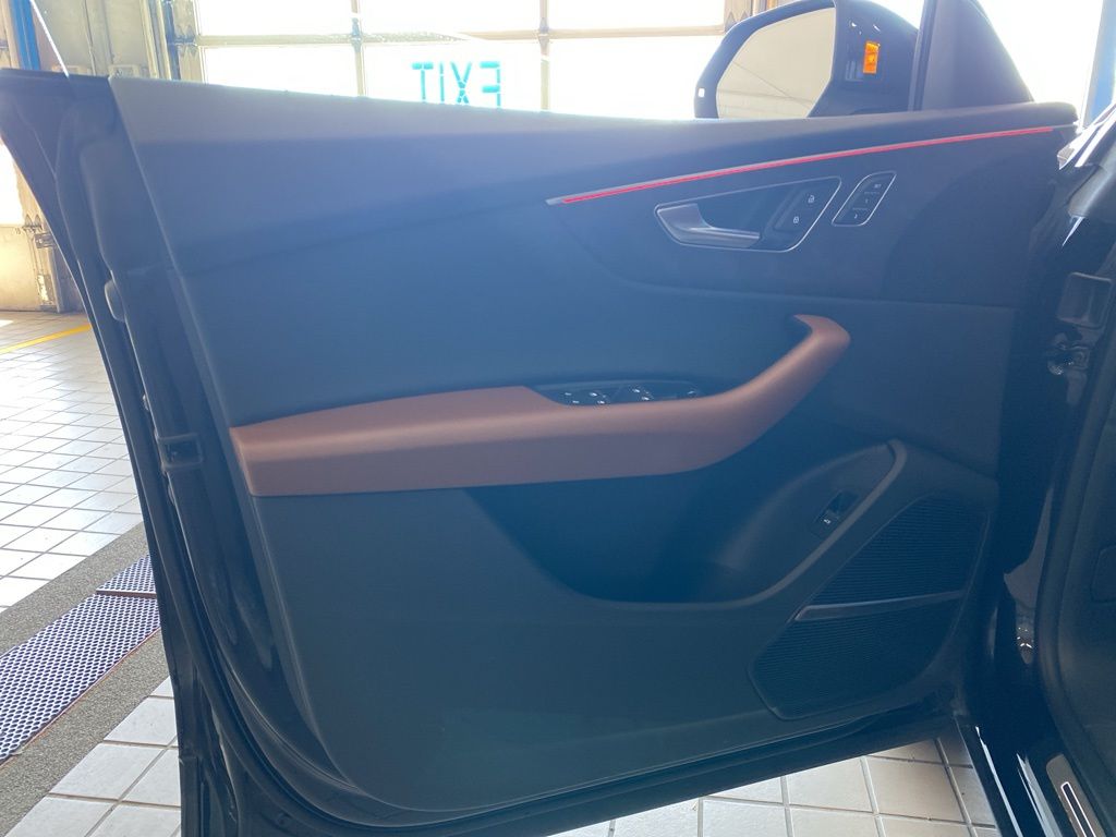 Vehicle image 15 of 29