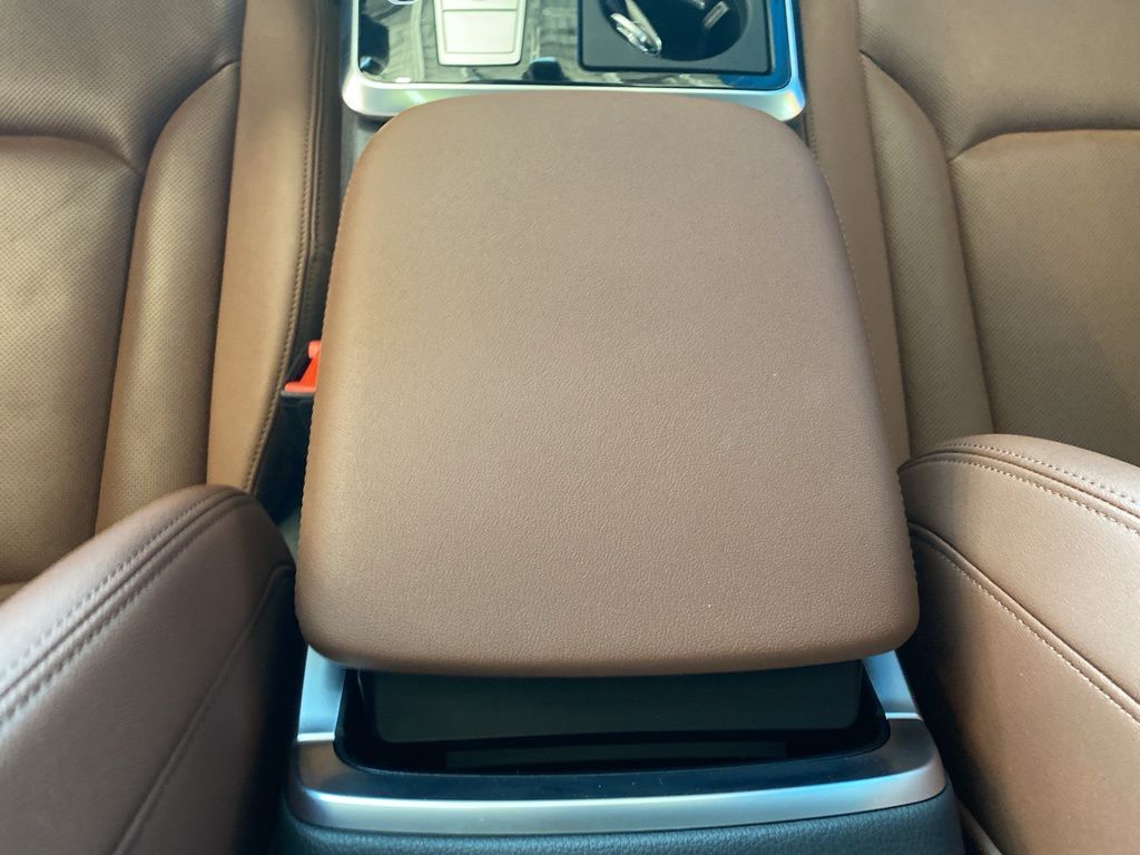 Vehicle image 13 of 29