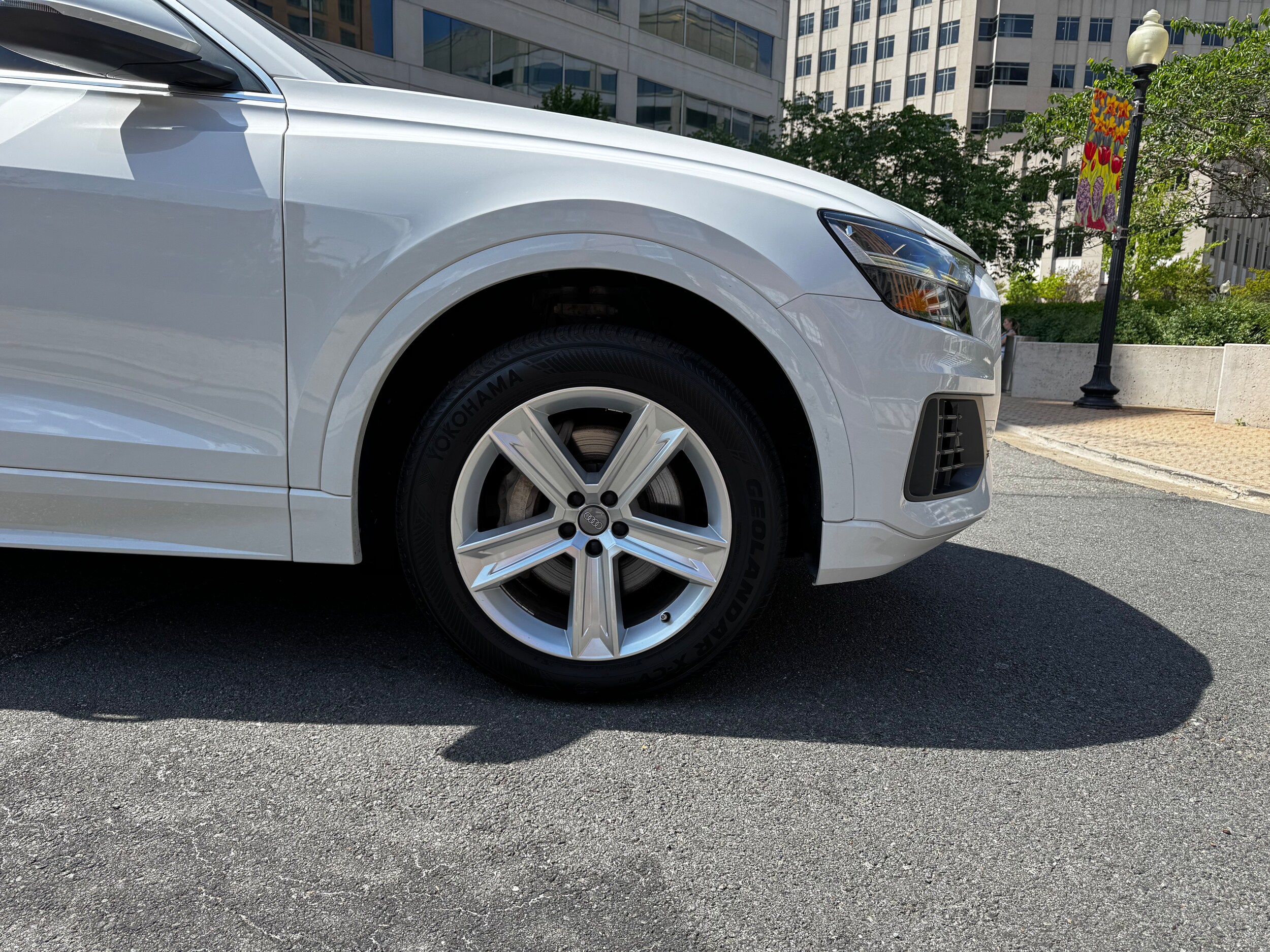 Vehicle image 14 of 42