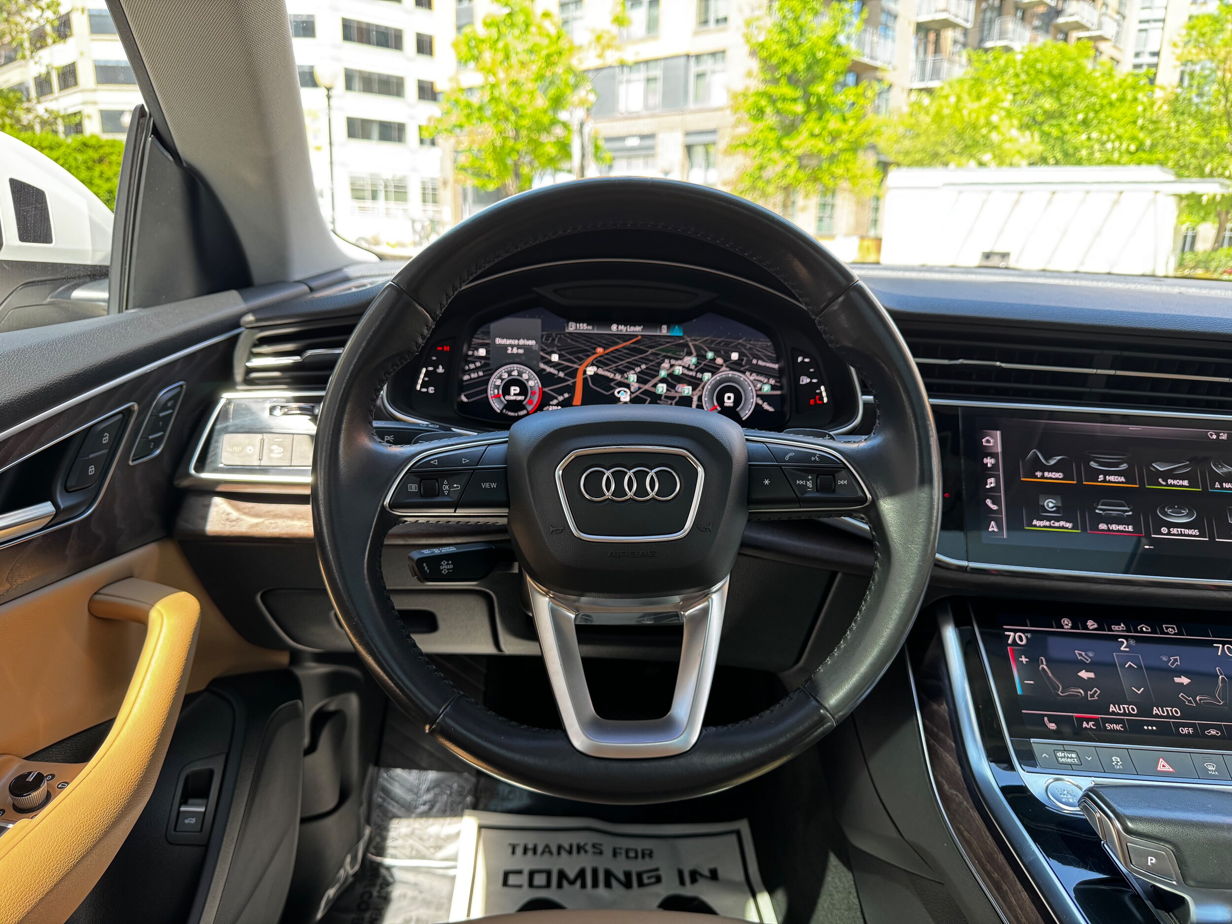 Vehicle image 32 of 42