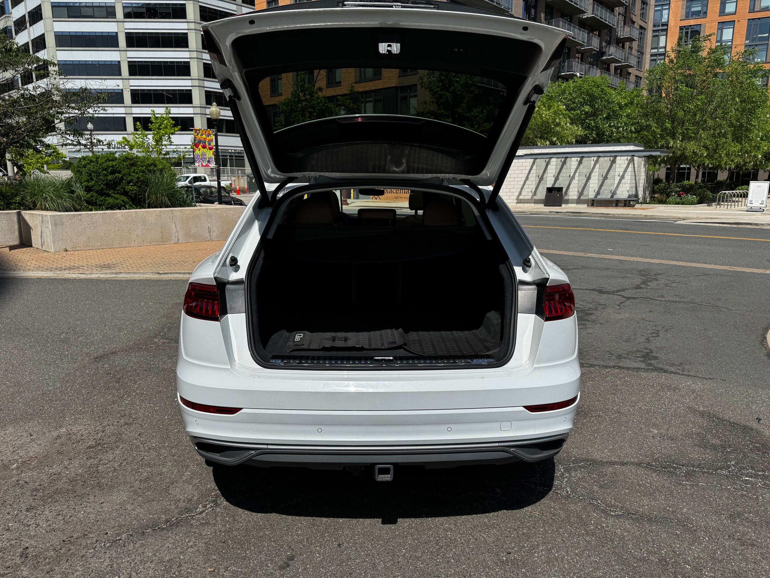 Vehicle image 11 of 42