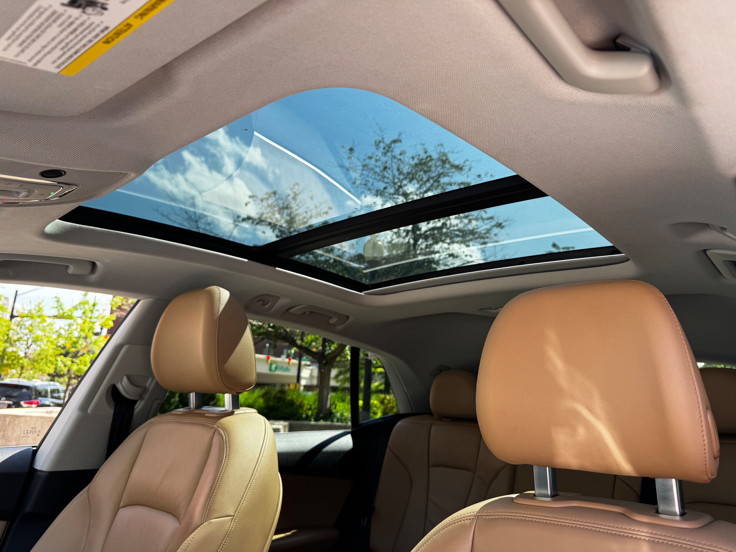 Vehicle image 36 of 42