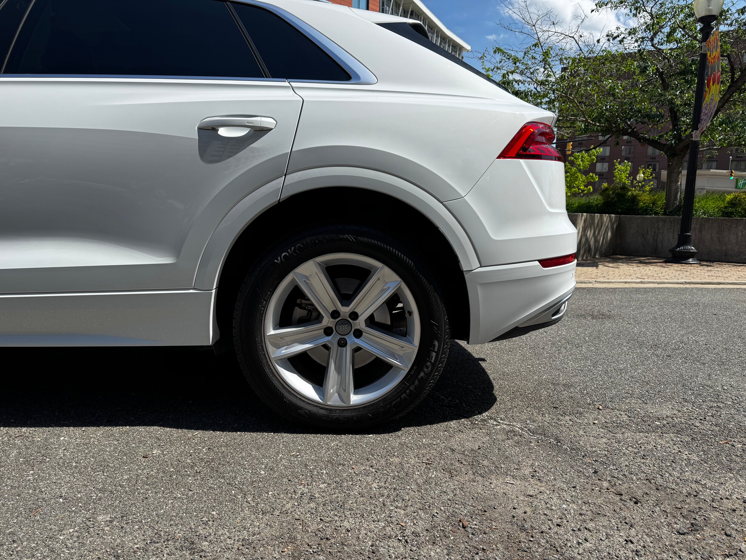 Vehicle image 10 of 42