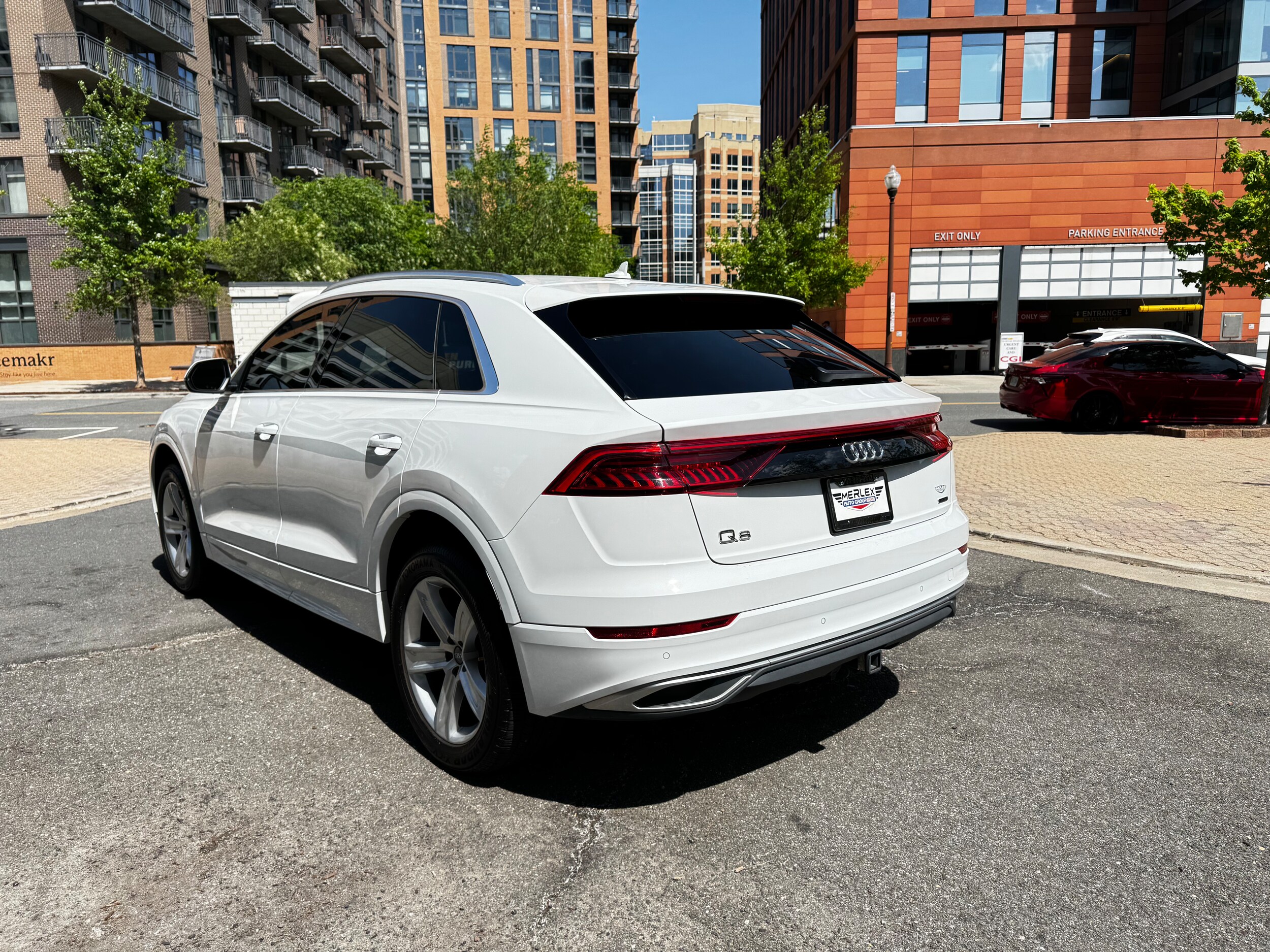 Vehicle image 7 of 42
