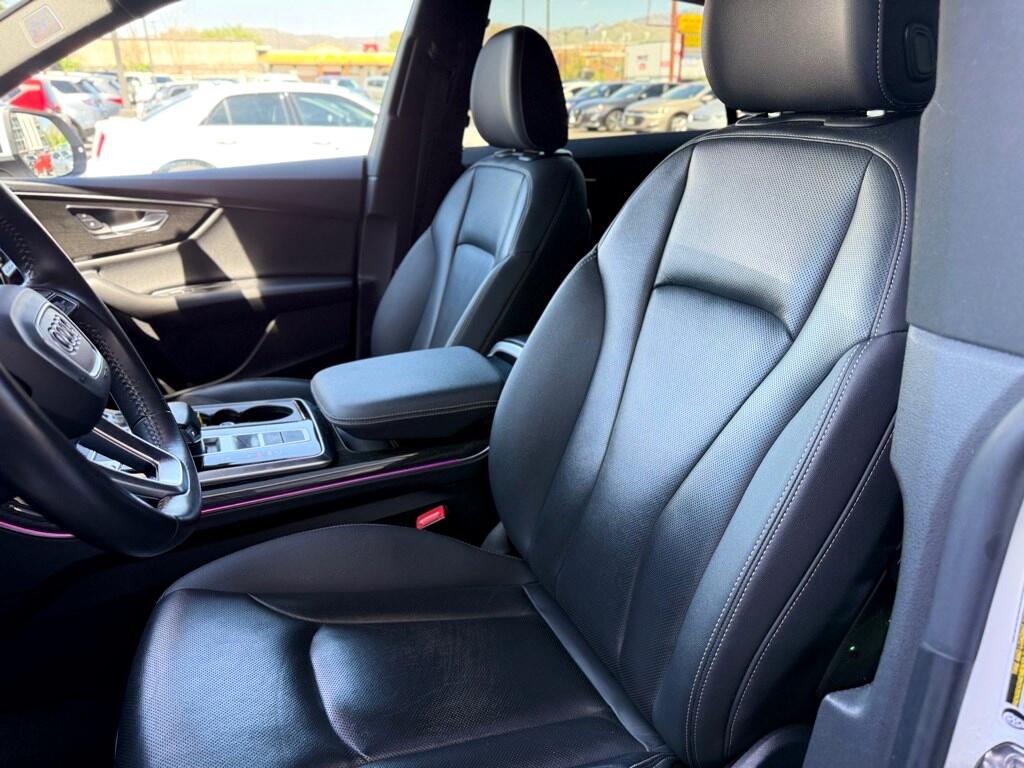 Vehicle image 21 of 44