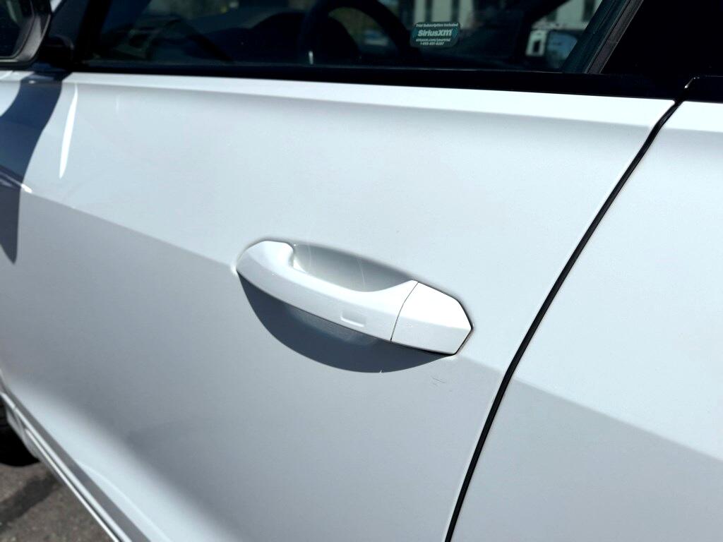Vehicle image 15 of 44