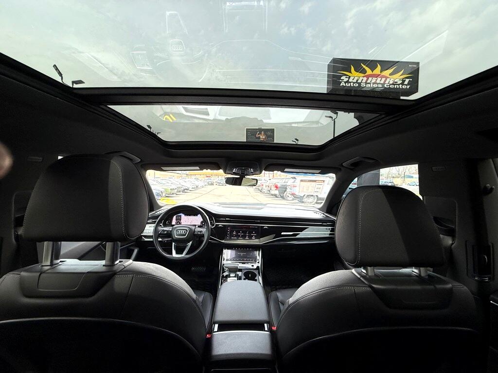 Vehicle image 21 of 44