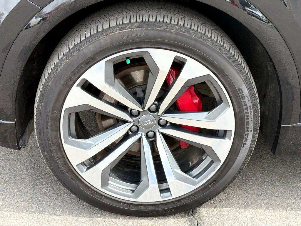 Vehicle image 11 of 44