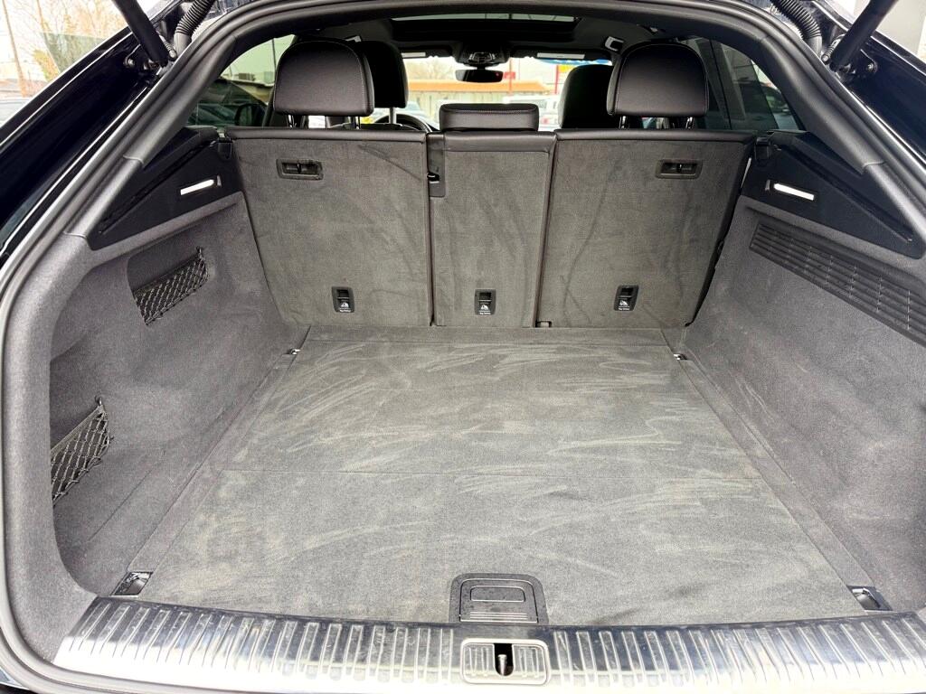 Vehicle image 33 of 44