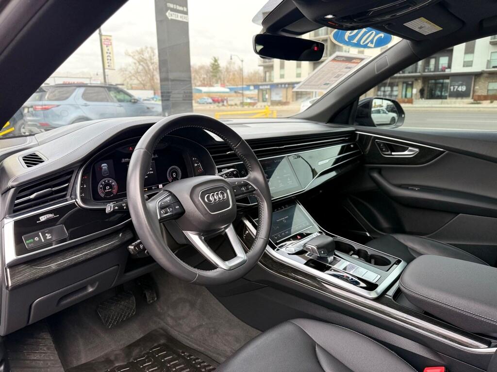 Vehicle image 27 of 44