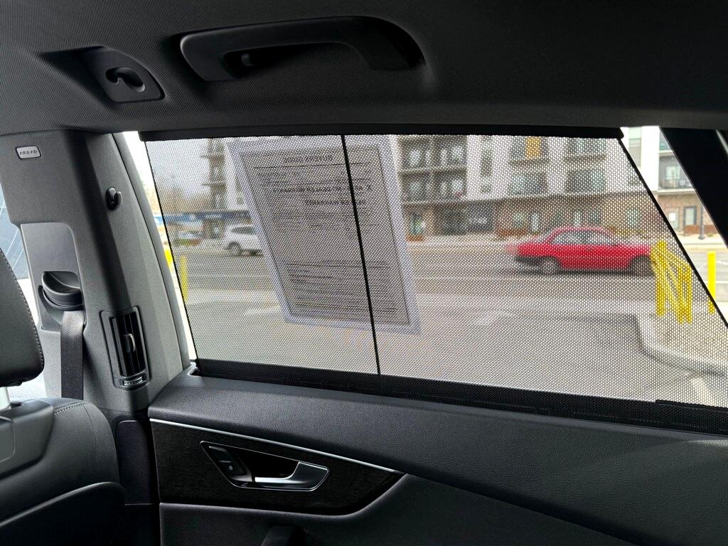 Vehicle image 25 of 44