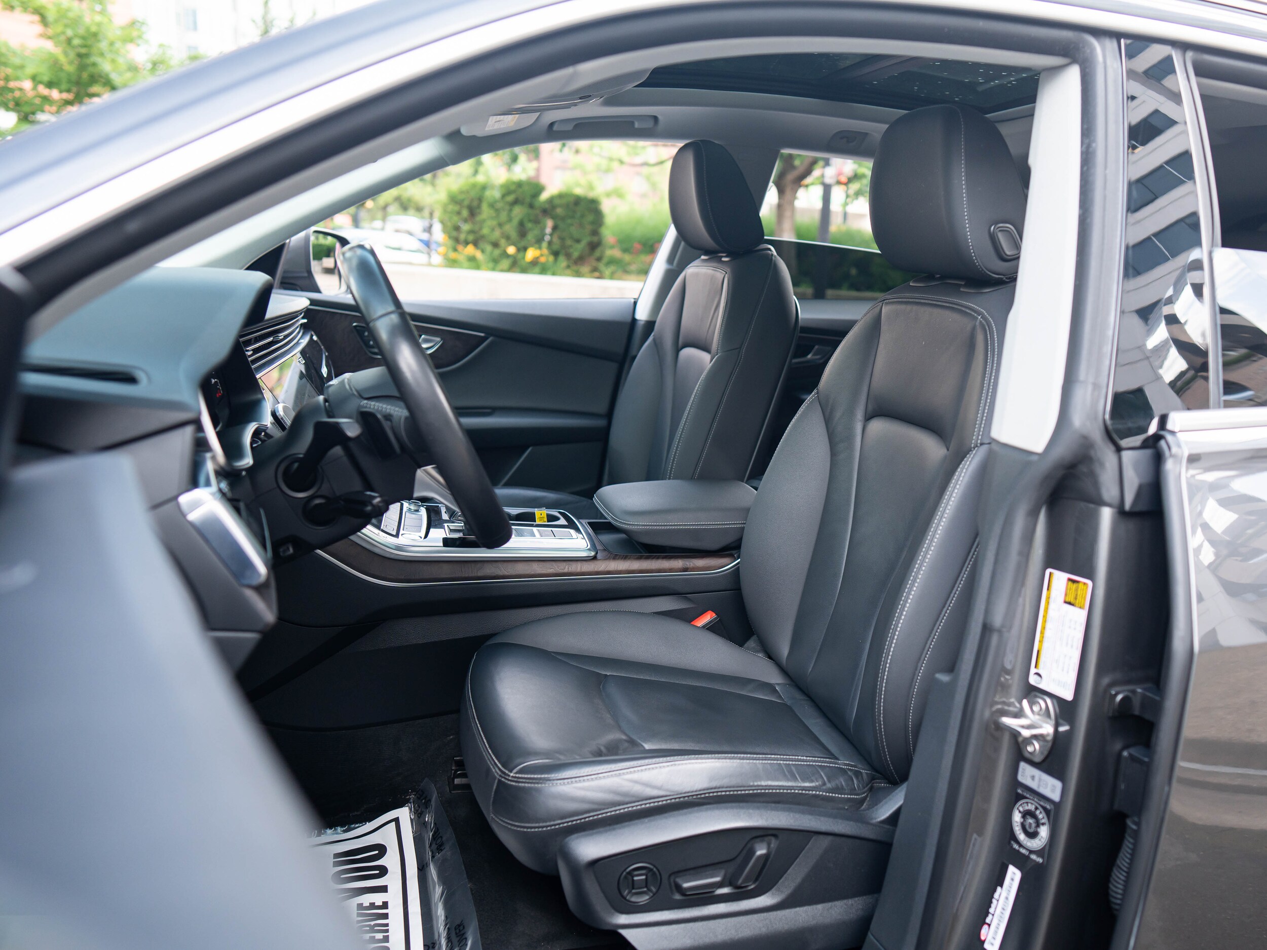 Vehicle image 15 of 59