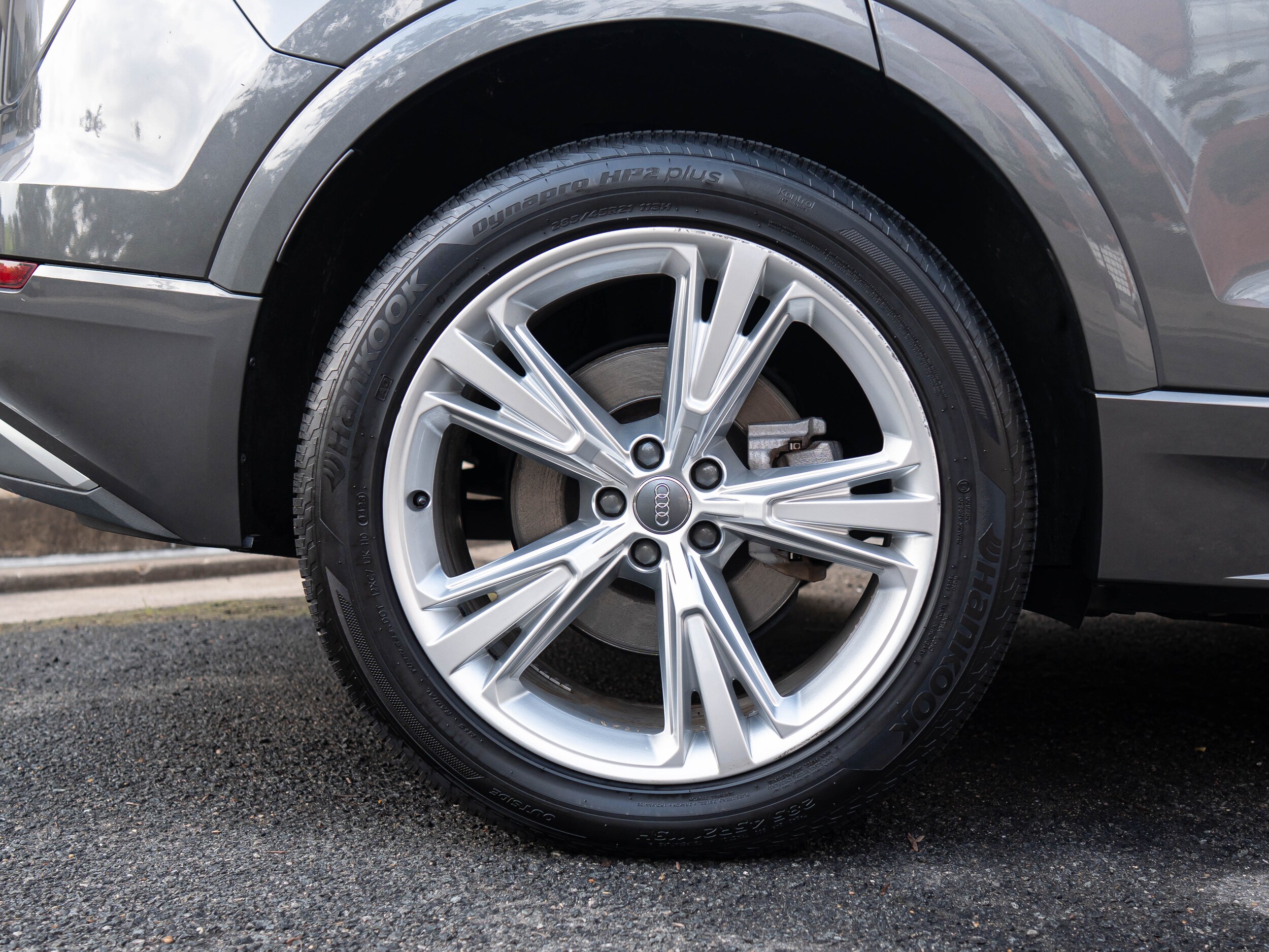 Vehicle image 10 of 59