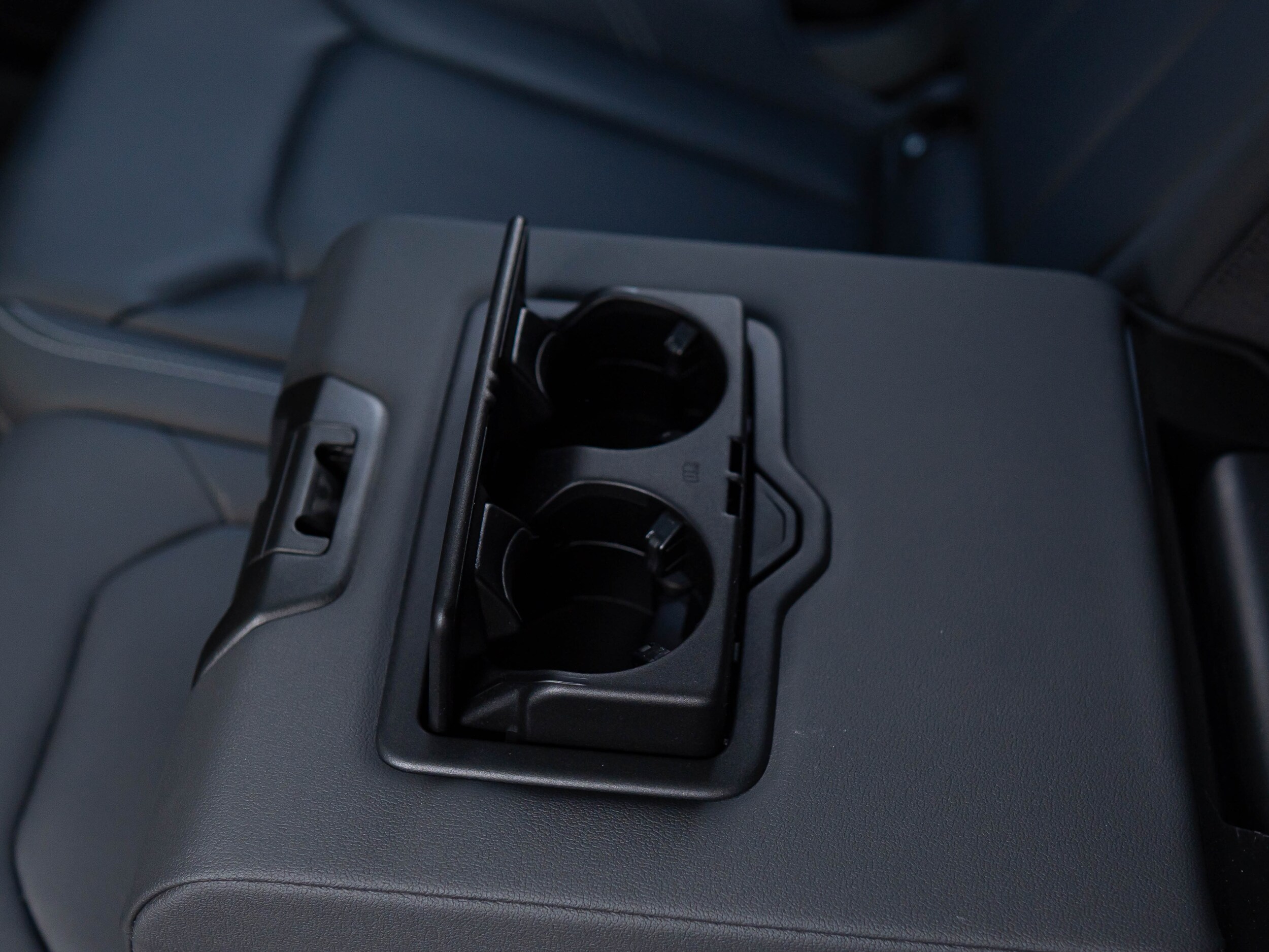 Vehicle image 21 of 59