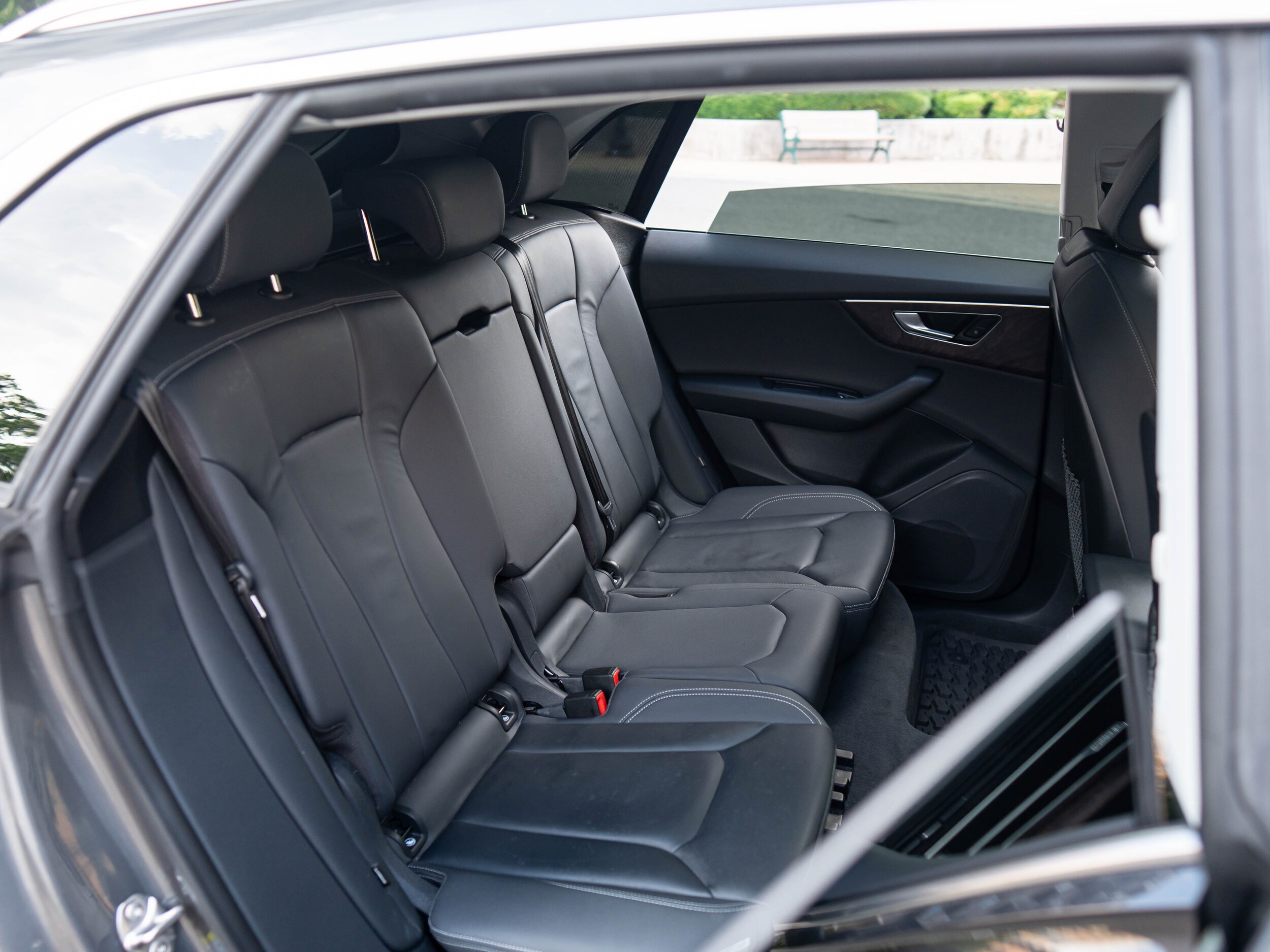 Vehicle image 17 of 59