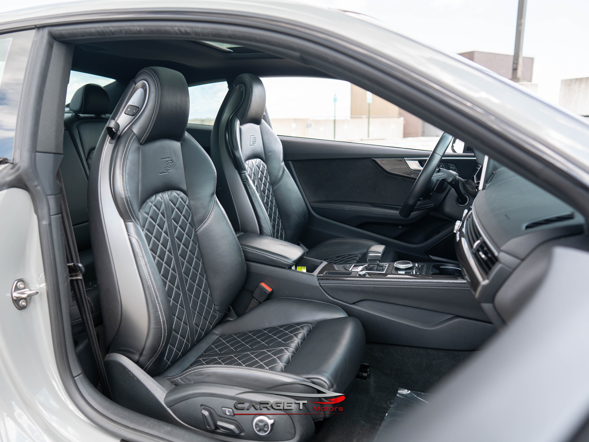 Vehicle image 13 of 46