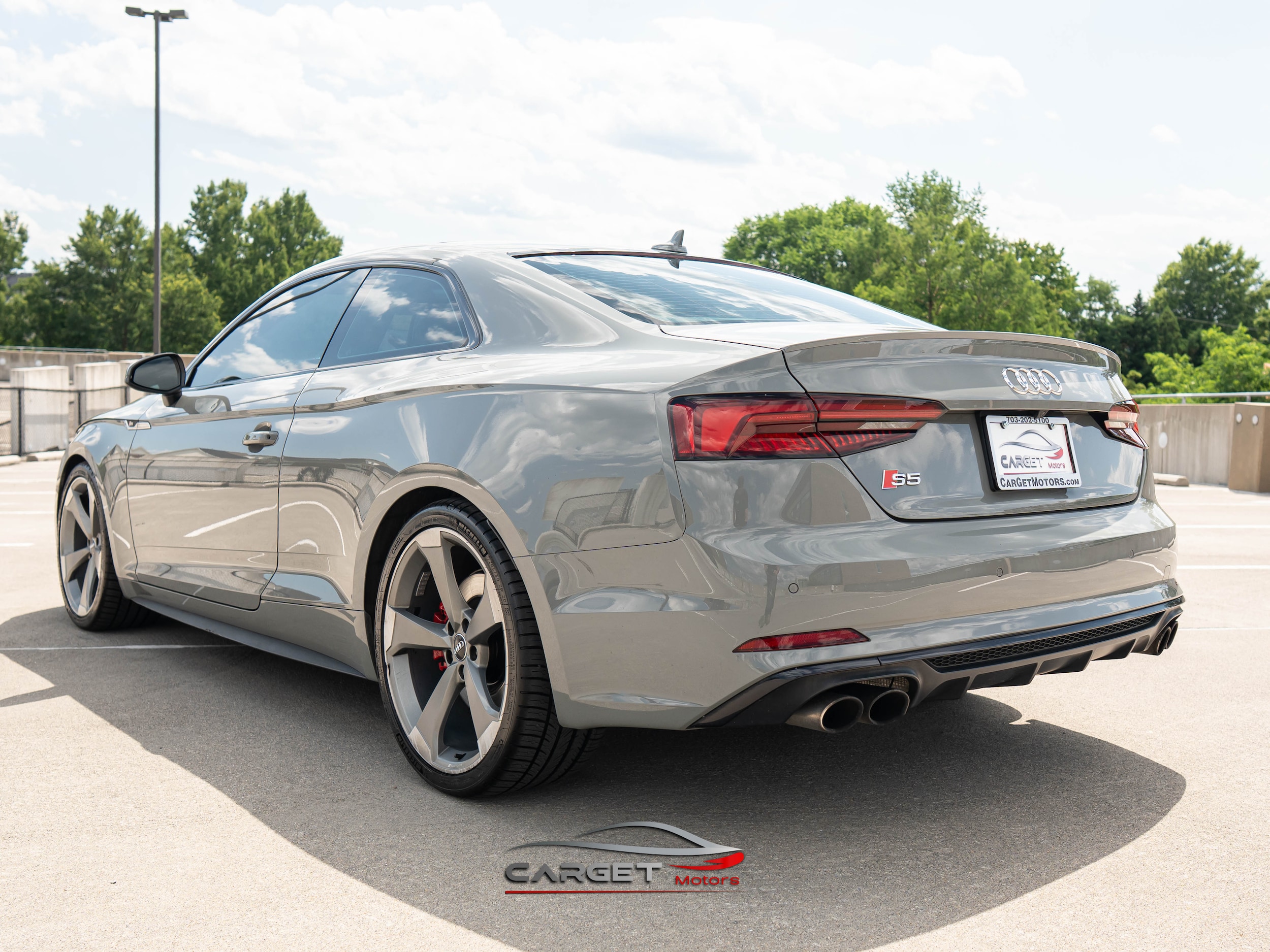 Vehicle image 4 of 46