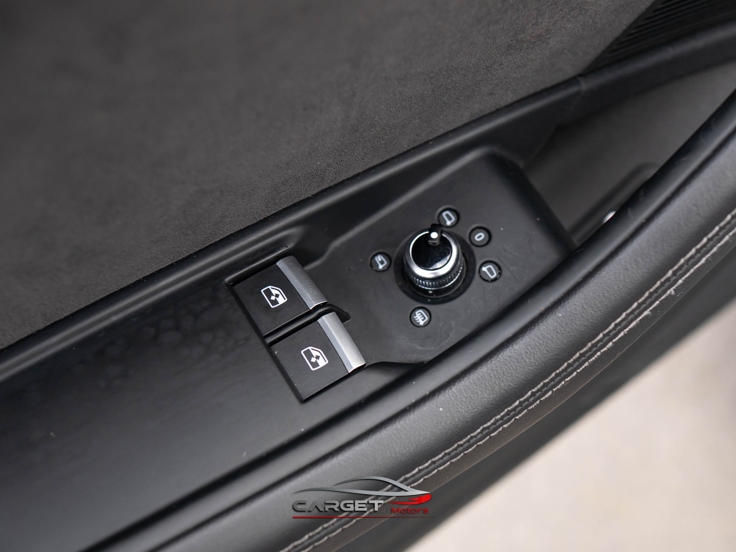 Vehicle image 34 of 46