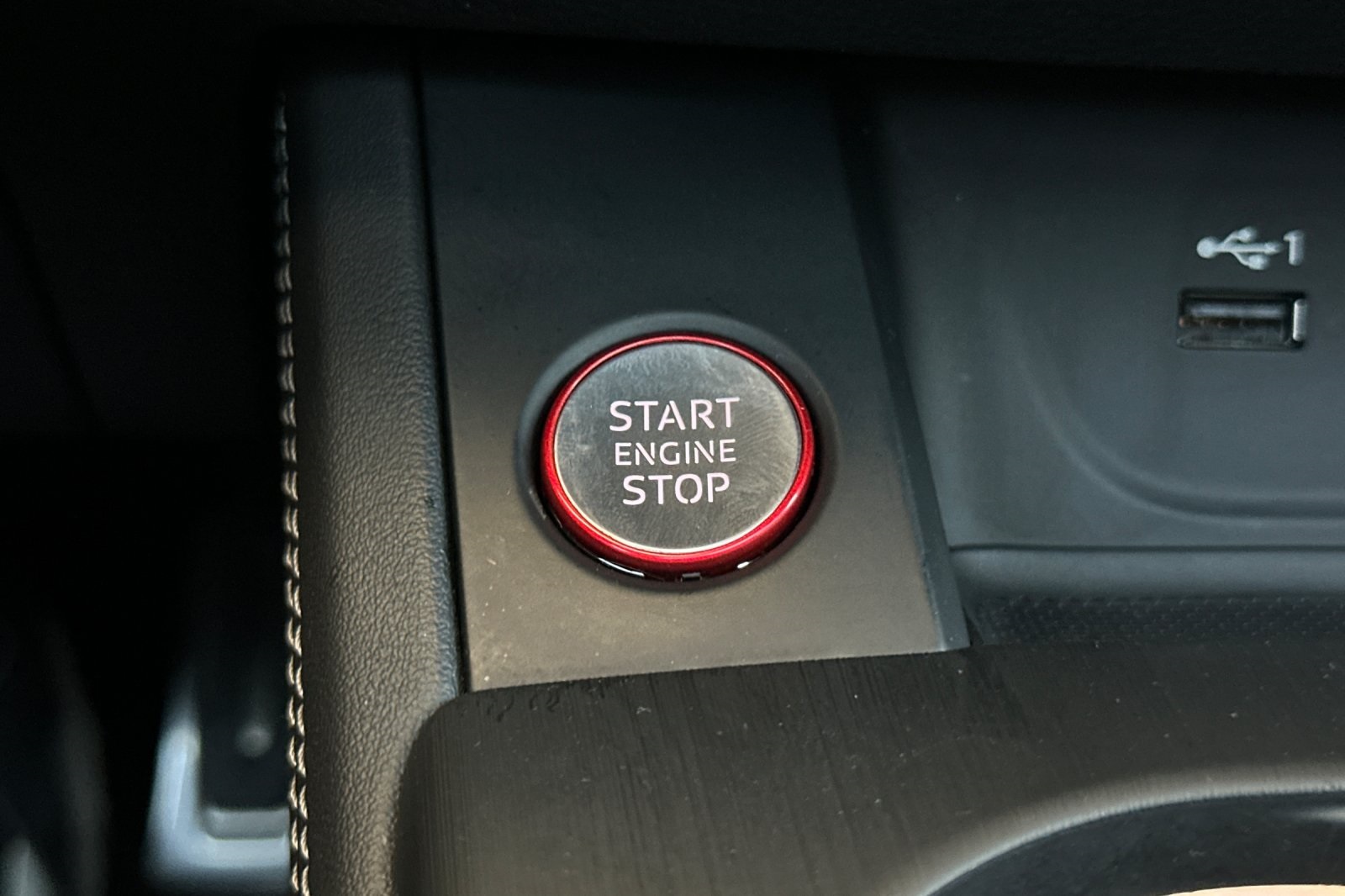 Vehicle image 28 of 29