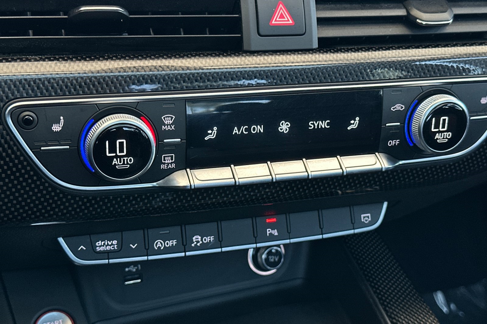 Vehicle image 25 of 29