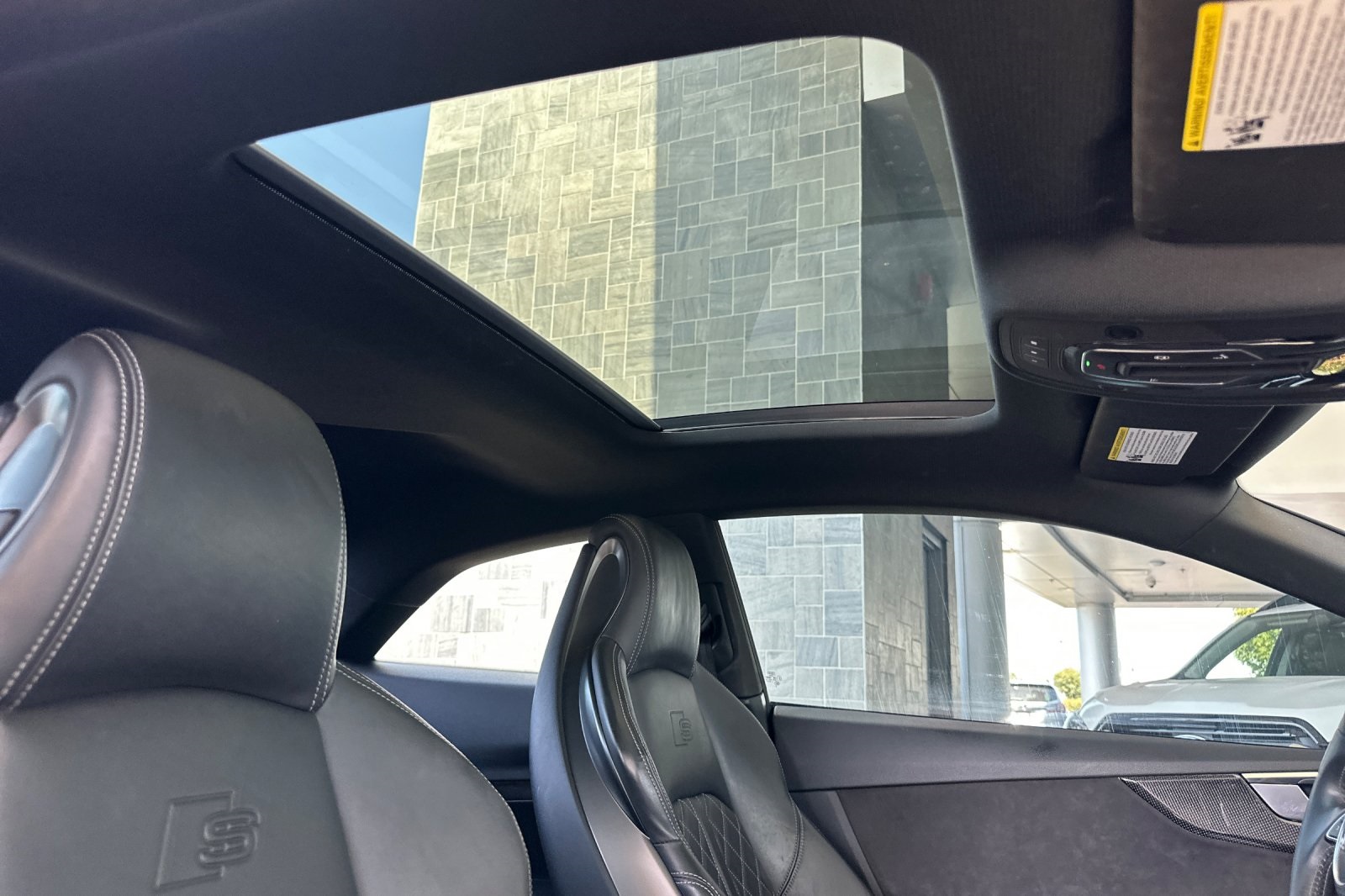 Vehicle image 12 of 29