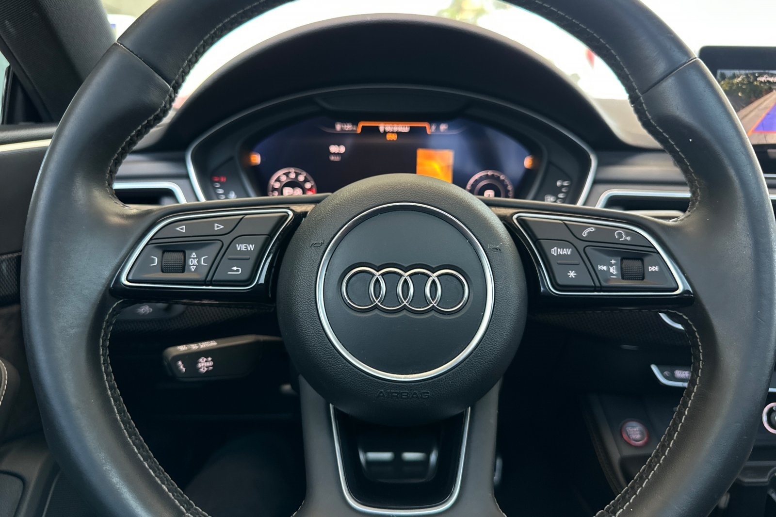 Vehicle image 15 of 29