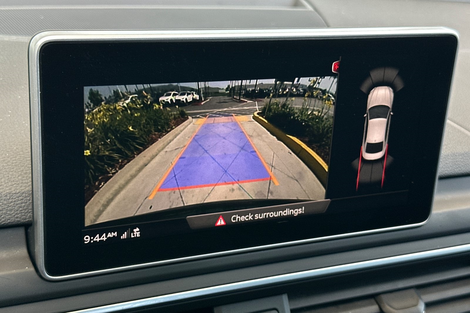 Vehicle image 18 of 29