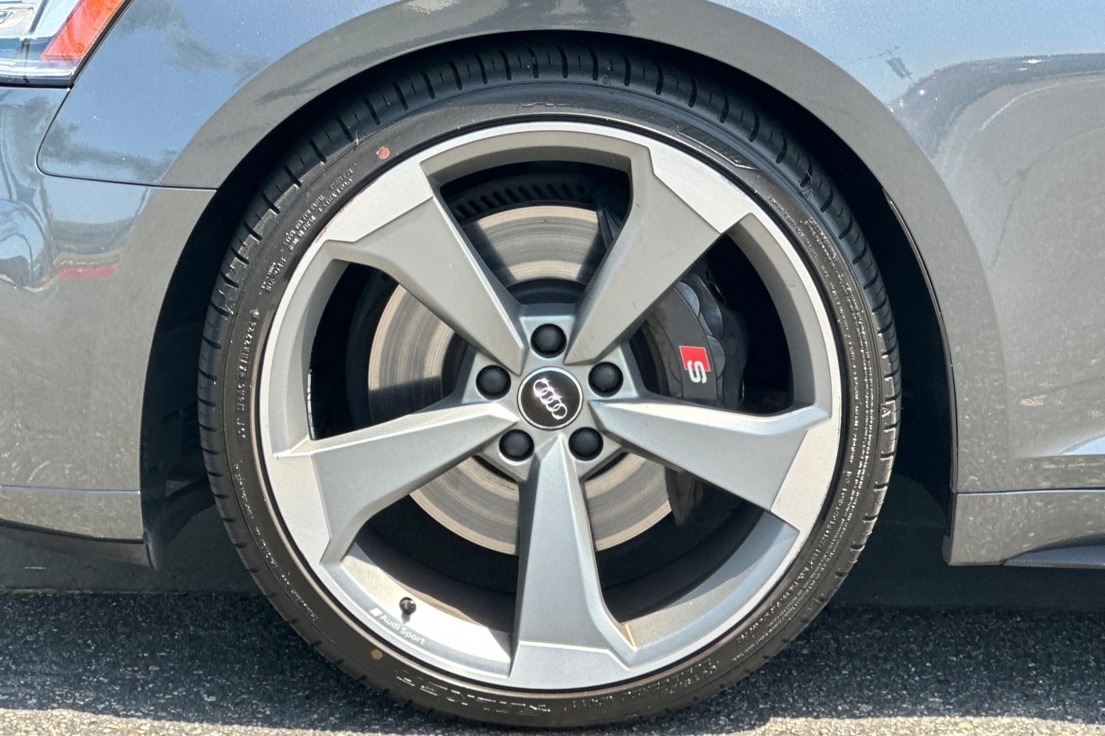 Vehicle image 10 of 29