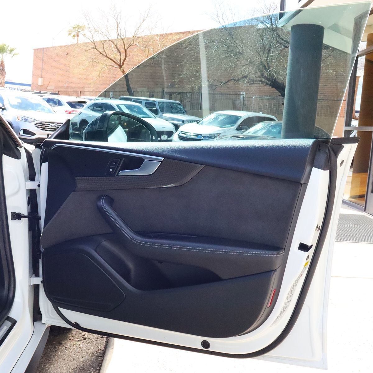 Vehicle image 36 of 69
