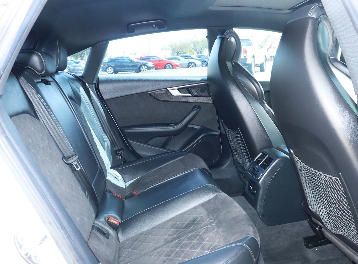 Vehicle image 29 of 69