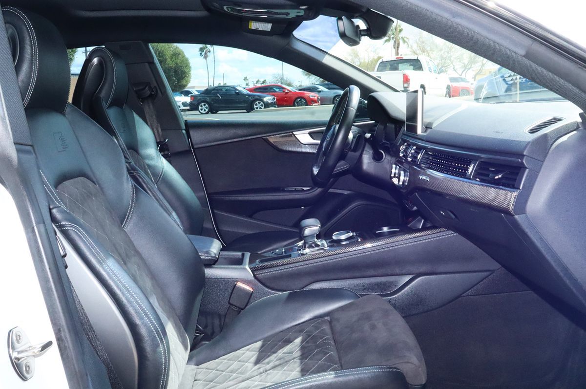Vehicle image 37 of 69