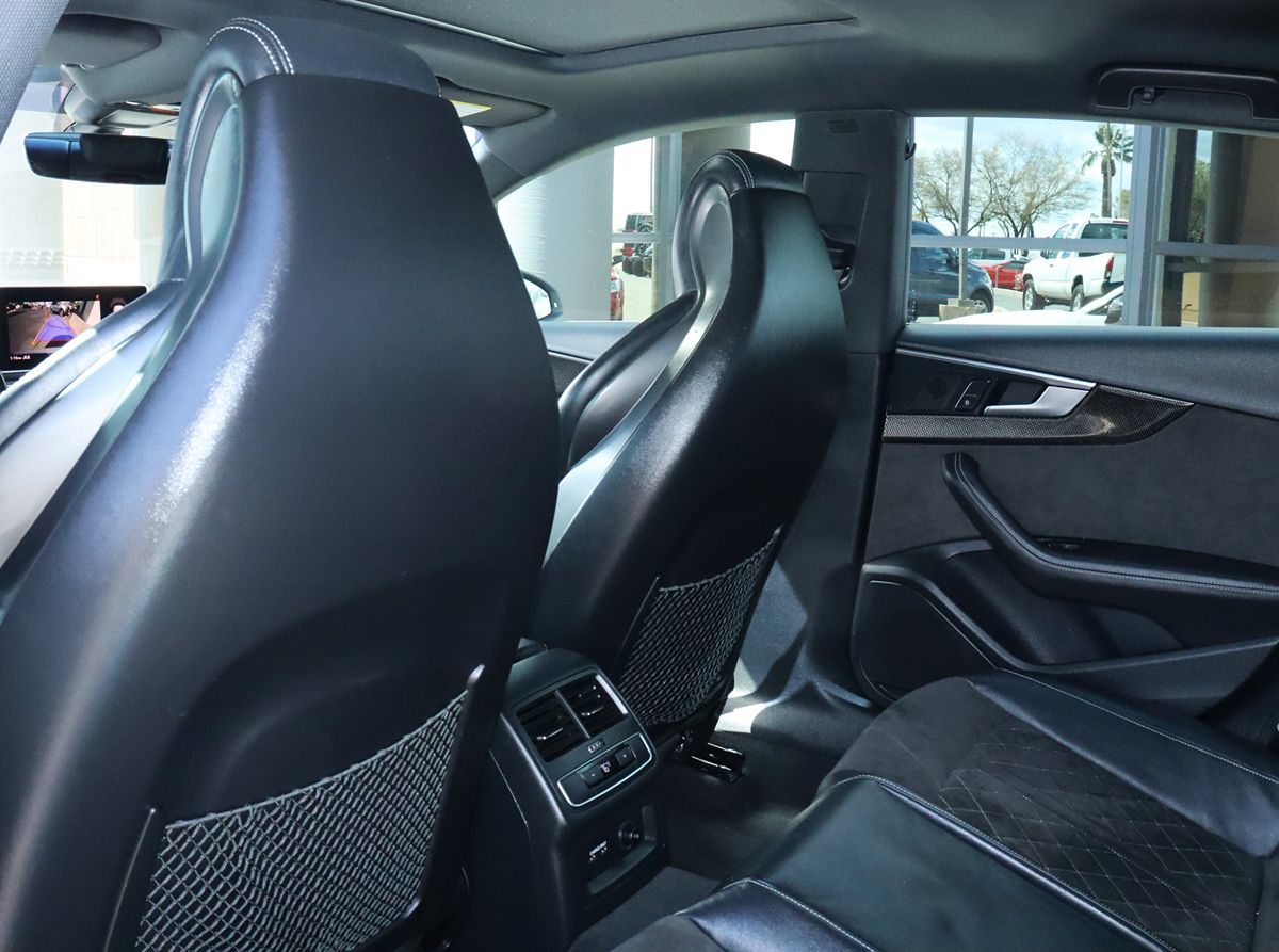 Vehicle image 33 of 69